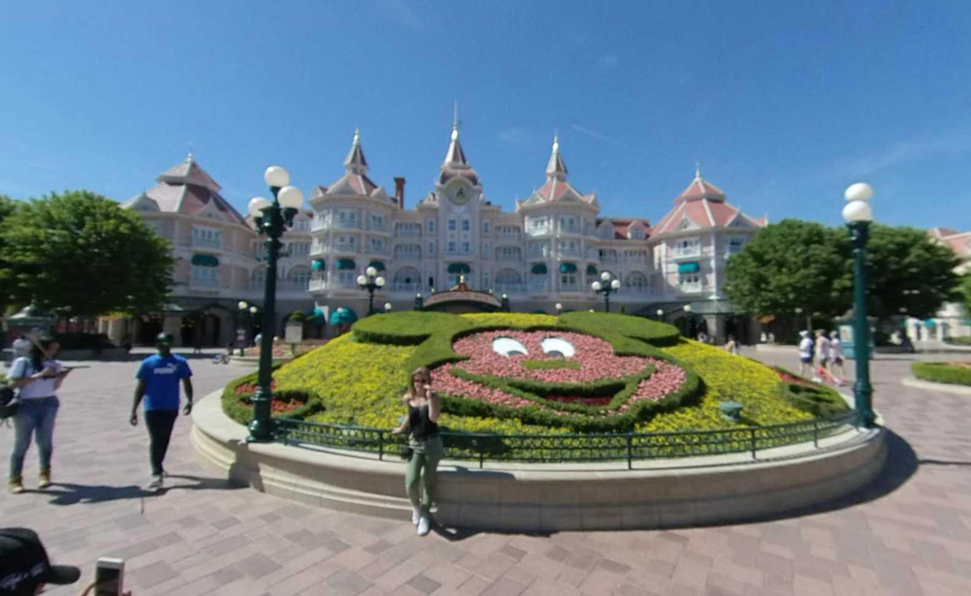 Disneyland Paris virtual tour preview